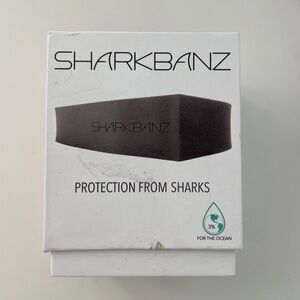 SHARKBANZ - gray - magnetic shark deterrent repellent - in box